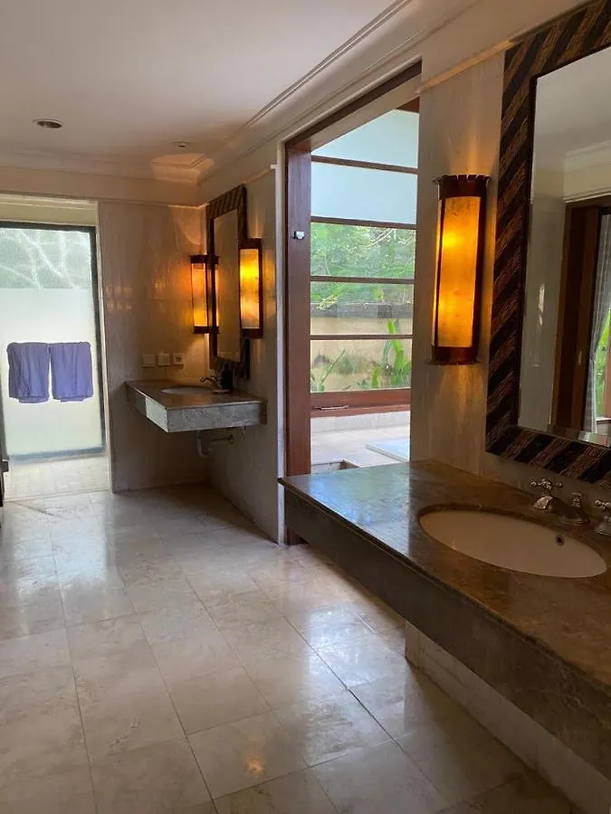 Jimbaran Beachstroll Villa